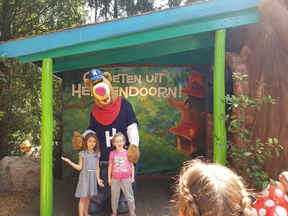 mascotte hellendoorn Op stap met kinderen